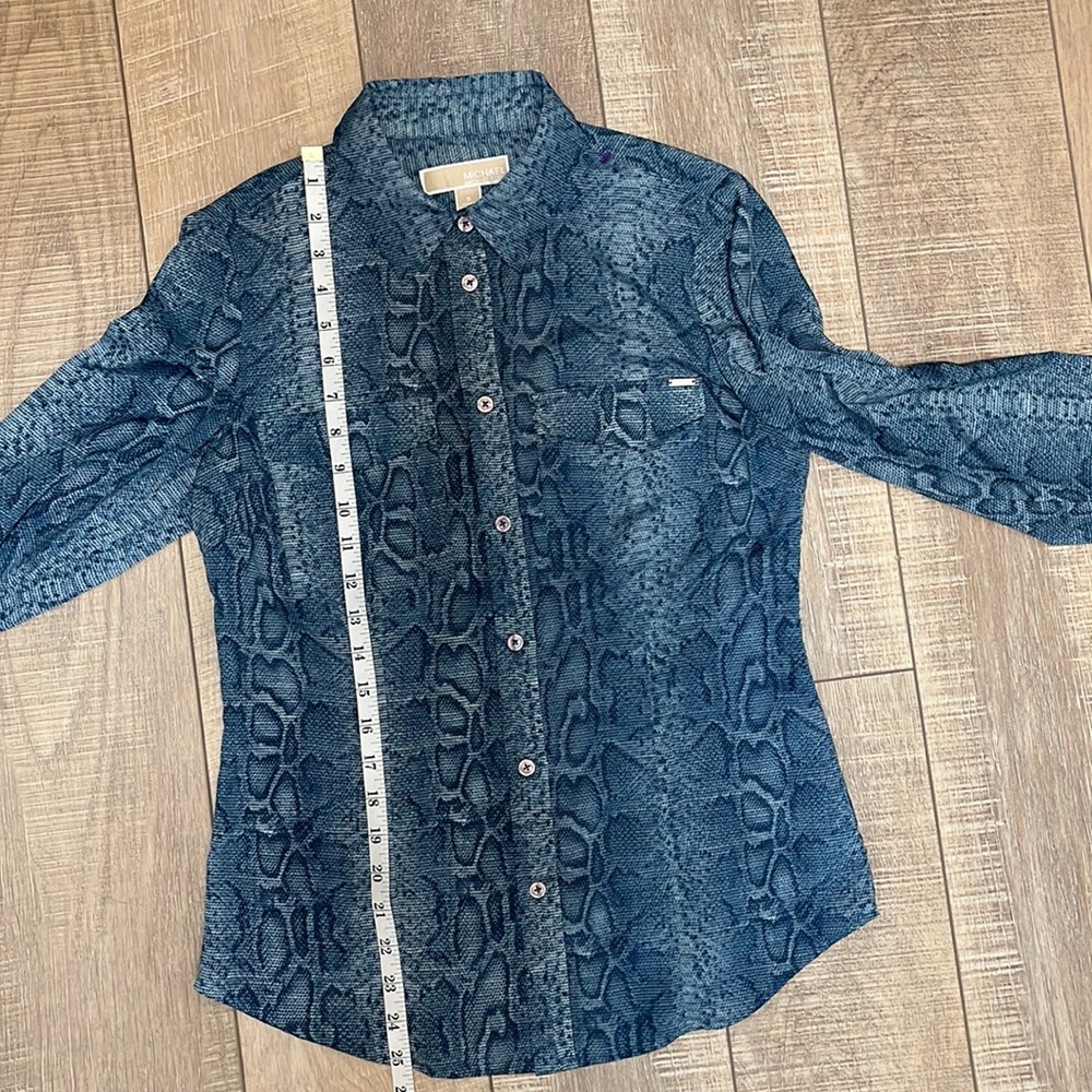 Michael Kors Long Sleeve Collared Button Up Snakeskin Blue Size S - Picture 9 of 12